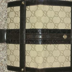 Gucci canvas wallet